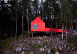 Treehotel- apartamenty na drzewach w północnej Szwecji.