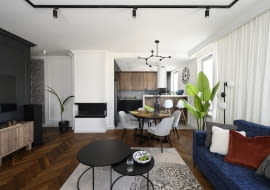 Kontrasty w eleganckim apartamencie