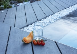 Jakie deski do wykończenia domowego basenu?