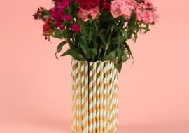 Wazon z papierowych słomek