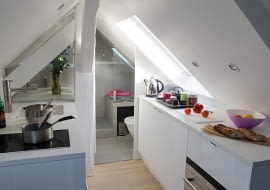 małe mieszkanie, kawalerka, mieszkanie na poddaszu