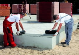 21.07.2009 WIAZOWNA ( WIAiZOWNA ) - BUDOWA DOMU Z PUSTAKA POROTHERM FIRMY WIENERBERGER . UL KOSCIELNA FOT. BRUNO FIDRYCH +48 600 83 82 82