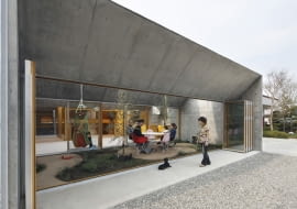 Japoński dom jednorodzinny Outside In, proj Hosaka Takeshi