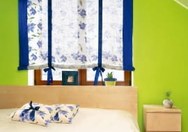 WNETRZA DEKORACJE OKNO ROLETA STYLIZACJA DOROTA KARPINSKA FOT. RAFAL LIPSKI PUBLIKACJA CZTERY KATY NR 3 (161) - 3.2005 SLOWA KLUCZOWE: WNETRZA ZDJĘCIE DO WKŁADKI: PUBLIKACJA CZTERY KATY NR 3 (161) - CZASOPISMA