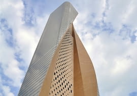 Al Hamra Tower - wieżowiec zwinięty w rulon