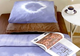 WNETRZA DEKORACJE POSCIEL UFARBOWANA W NIEREGULARNE KREGI