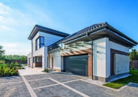 7 ładnych domów z dobrze dobranym bramami