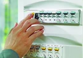 W rozdzielnicy powinno zostać wolne miejsce na zamontowanie dodatkowych zabezpieczeń w przyszłości