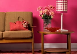 Kolor malinowy we wnętrzach: z czym łączyć?