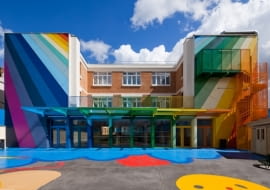 Kolorowa szkoła w Paryżu,