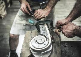 Gięcie drewna w fabryce Ton