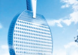 150 metrowy budynek przypominający rakietkę pingpongową