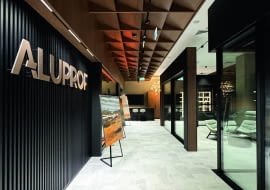 Przestrzeń kreatywnych spotkań - warszawski showroom Aluprof