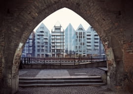 Wizualizacje kompleksu Deo Plaza, który powstaje na północnym cyplu Wyspy Spichrzów w Gdańsku