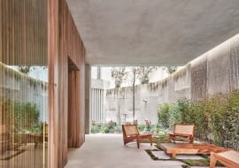 Strefy zewnętrzne i wellness to oazy spokoju w tętniącym życiem centrum Palmy. Również tutaj zastosowano wyłącznie systemy konstrukcyjne o niskim wpływie na środowisko i naturalne materiały.