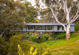 Dom-most w Australii. Proj. Max Pritchard Architect