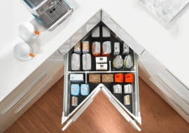 przechowywanie, schowki, szafka narożna, małe wnętrza