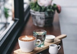 Fot. theeverygirl.com / autor: brak informacji.