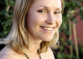 28.06.2010 WARSZAWA , PROJEKTANTKA TARASOW DLA MIESIECZNIKA OGRODY ELIZA ROZOWICZ ( RÓŻOWICZ ).