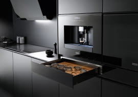 Franke całkowicie czarny ekspres i szuflada na akcesoria