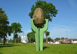 Biesiekierz - pomnik ziemniaka