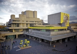 Królewski Teatr Narodowy w Londynie. Proj. Sir Denys Lasdun