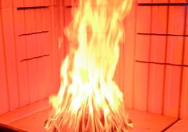 Akubet umożliwia produkcję płyt grzewczych, ceramicznych modułów kanałów akumulacyjnych oraz palenisk akumulacyjnych, z których buduje się współczesne piecokominki