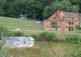 Pilotażowa instalacja  paneli fotowoltaicznych na wodzie