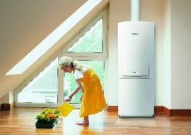 W kondensacyjnym kotle kompaktowym wymagany osprzęt jest ukryty pod estetyczna obudową