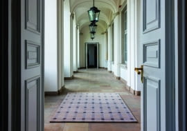 Inspirowana dawnymi posadzkami kolekcja dywanów Classics to wspólne dzieło Carpets & More oraz Magdy Fornal.