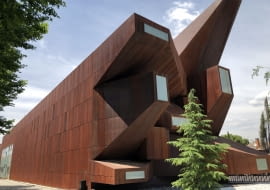 Nowoczesny kościół w Rivas-Vaciamadrid pod Madrytem. Proj. Vicens + Ramos.