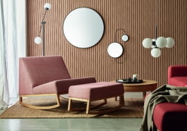 Bujanie na fotelu i podnóżku z kolekcji Stan koi zmysły, ale w razie potrzeby może ożywić też pracę neuronów – zwłaszcza kiedy podnóżek bujamy na boki, a fotel kołyszemy w tył i w przód.