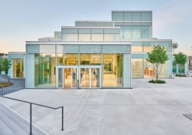 Nowy budynek Uniwersytetu St. Gallen w Szwajcarii projektu Sou Fujimoto Architects.