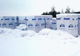 Większość wyrobów budowlanych można stosować  w temperaturze od +5 do +25°C. Jednak znaczące ograniczenie robót następuje najczęściej poniżej 0°C