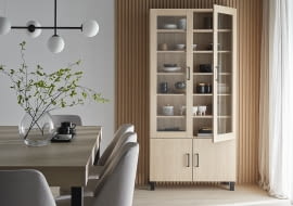 Efektowna i praktyczna witryna – nie tylko na porcelanę