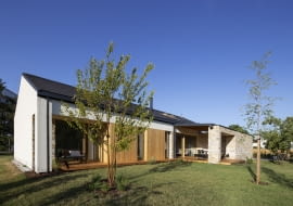 Ten dom kochają wszyscy. W sumie nie ma się co dziwić. Jest naprawdę idealny...przynajmniej dla jego mieszkańców.