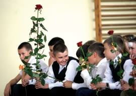 25.06.2010 BIALYSTOK , ZAKONCZENIE ROKU SZKOLNEGO W SZKOLE PODSTAWOWEJ NR 11 Z ODDZIALAMI INTEGRACYJNYMI IM KORNELA MAKUSZYNSKIEGO FOT. AGNIESZKA SADOWSKA / AGENCJA GAZETA