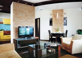 UWAGA ! PONOWNA PUBLIKACJA WYLACZNIE ZA ZGODA WLASCICIELI WARSZAWA , MIESZKANIE W BLOKU , WNETRZE - POKOJ DZIENNY STYLIZACJA AGNIESZKA OSAK-REJMER FOT. SYLWESTER REJMER PUBLIKACJA CZTERY KATY NR 7 (213) - 7 2009 PUBLIKACJA CZTERY KATY NR 5 (223) - 5 2010