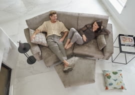 Sofa Aston marki Bizzarto