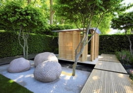 25.05.2011 LONDYN CHELSEA FLOWER SHOW NA ZDJECIU OGROD POKAZOWY ALEJKA , SCIEZKA , OCZKO WODNE DLA CZASOPISMA FOT. ARKADIUSZ SCICHOCKI / AGENCJA GAZETA SLOWA KLUCZOWE: OGROD