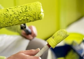 Malowanie wałkiem to najpopularniejsza metoda, zarówno wśród amatorów, jak i profesjonalistów.