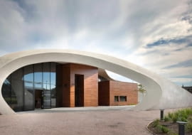 Maggie's Centre w Aberdeen. Proj. Snohetta