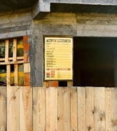 BUDOWA - TABLICA INFORMACYJNA FOT. KATARZYNA WANGIN PUBLIKACJA LADNY DOM NR 6 (68) - 6.2004