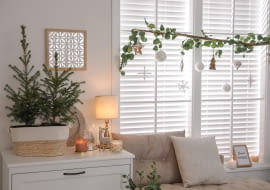 Dekoracje świąteczne na okno - pomysły, inspiracje