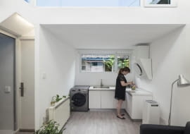 Mały, modułowy domek, który można 'wstawić' w każde miejsce