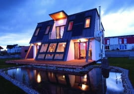 Inteligentne systemy są w domu niewidoczne, za to sprawiają, że mieszka się w nim bezpiecznie i komfortowo