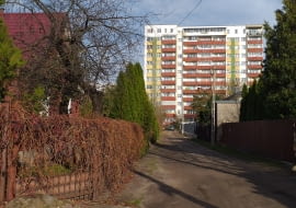 Osiedle Białostoczek powstało w miejscu wsi o tej samej nazwie. Między blokami wciąż można odnaleźć jej pozostałości.