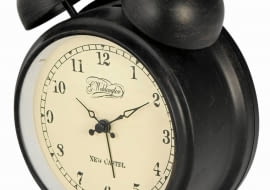 Choć trudno go polubić, często niestety musimy z niego korzystać. Wybierzmy więc taki budzik, który nam się podoba ? może jego wygląd złagodzi nieco poranną pobudkę? <BR /> ZEGARY. Nextime Aaltje, metal, 239 zł, superwnetrze.pl