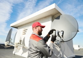Jak ustawić antenę satelitarną ?
