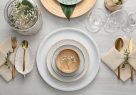 Naturalna stylizacja stołu